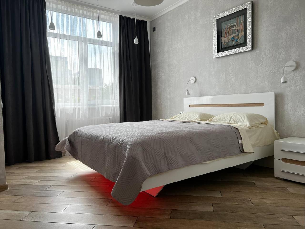 Green Apartments Chernihiv Ngoại thất bức ảnh